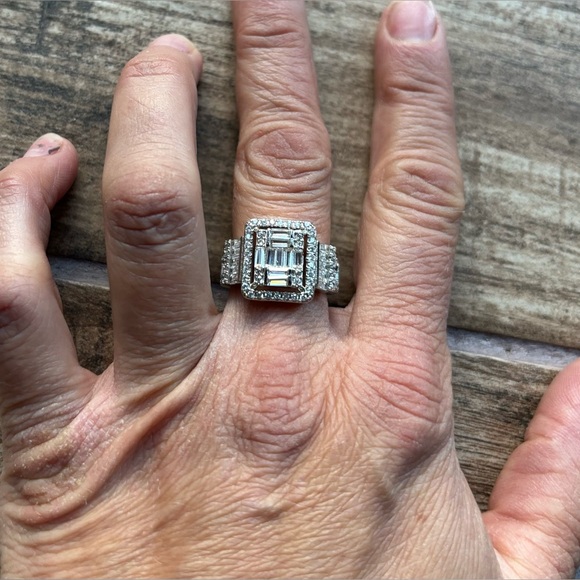 Diamond ring, size 6, Fake - Picture 2 of 6